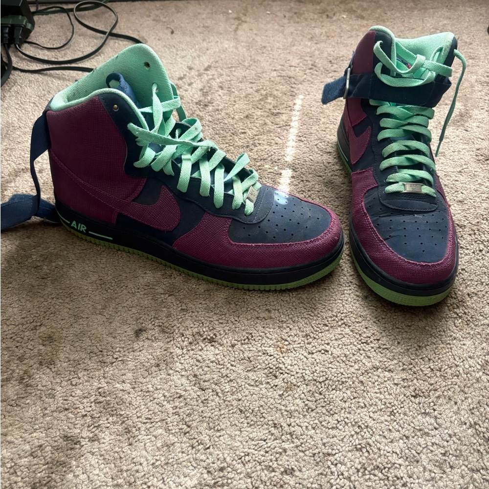 Nike High-Top Sneakers in Purple, Navy & Mint